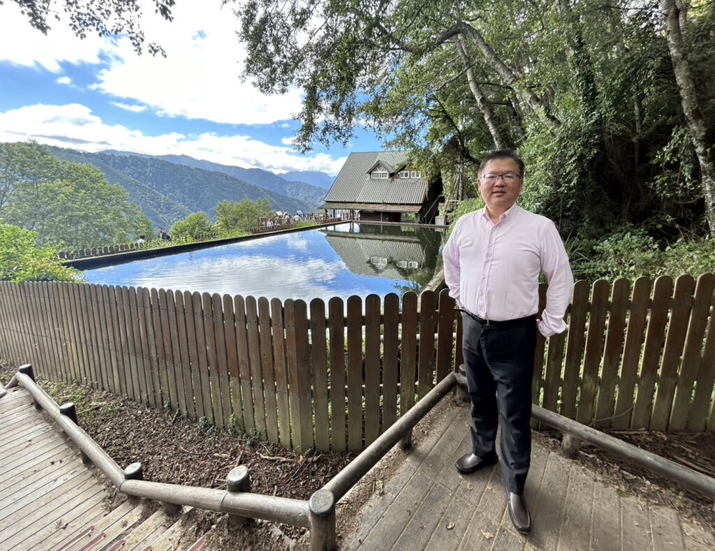 董事長 橫 2 1024x789